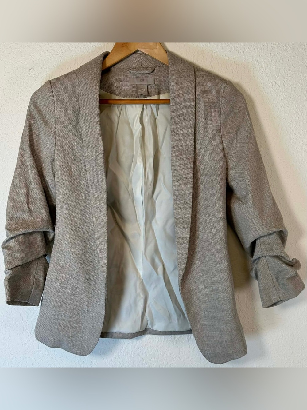 H&M Light Taupe Scrunched Sleeve Blazer